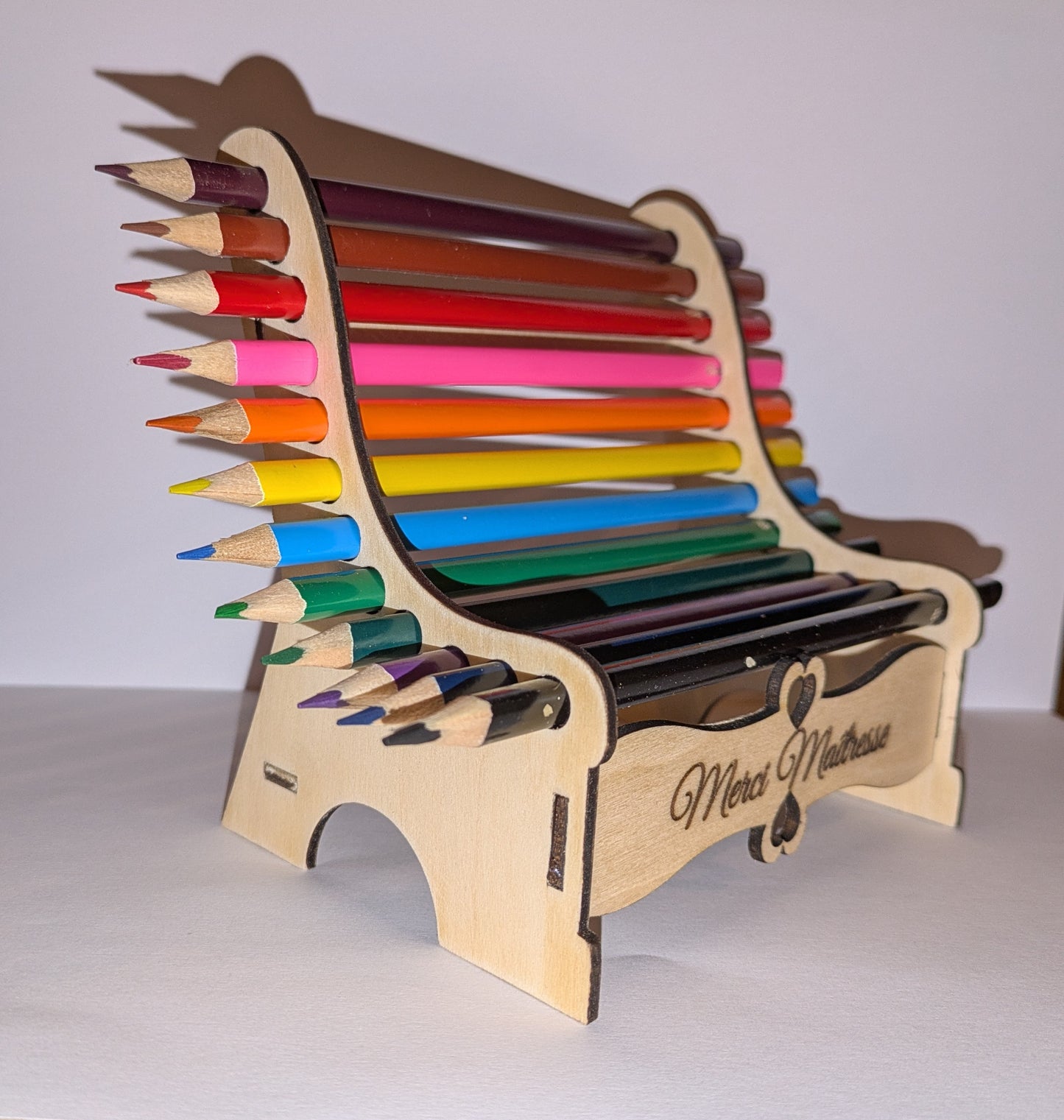 Mini Banc "Merci Maîtresse/Maître" Porte-Crayons Fichier Numérique
